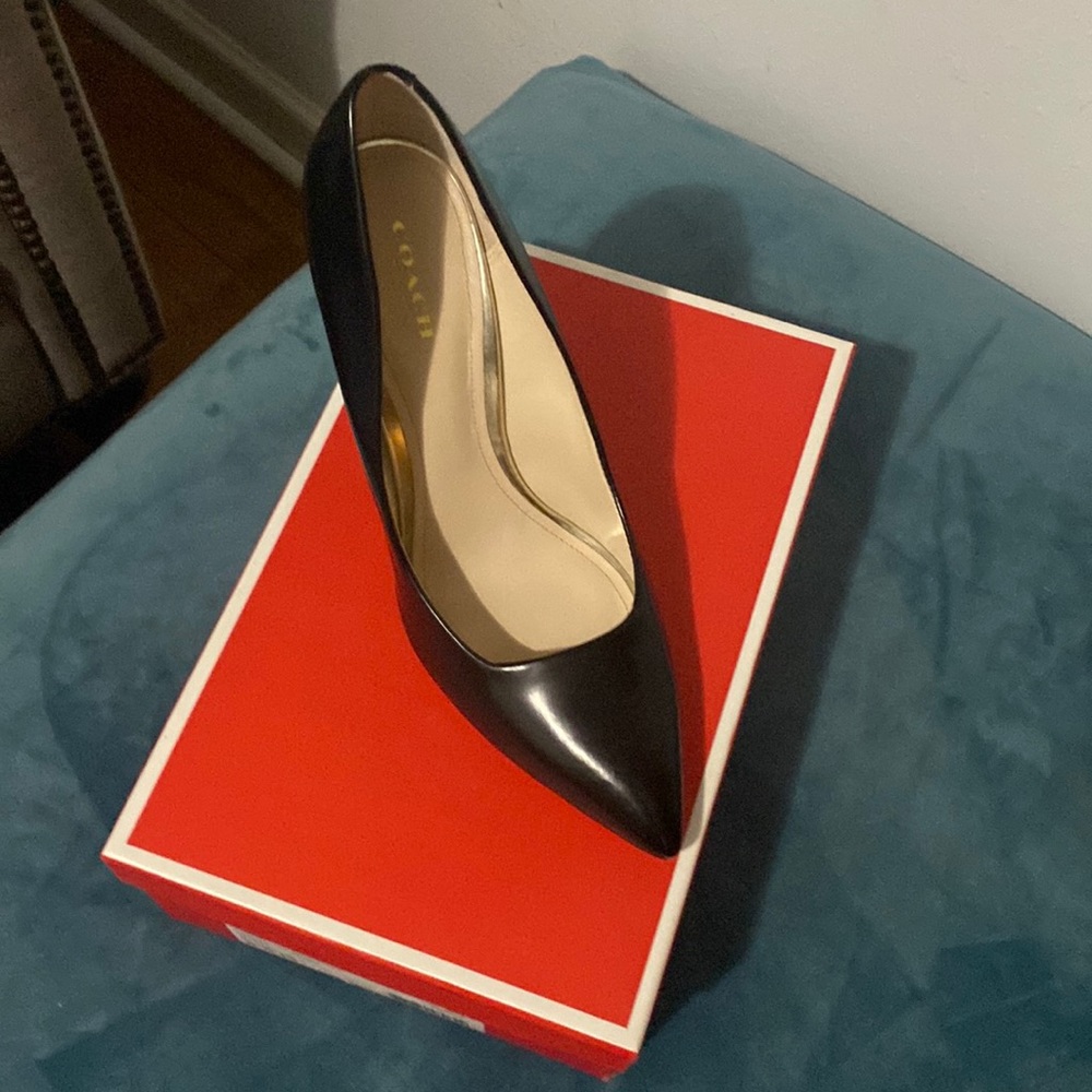 Like new black wedges